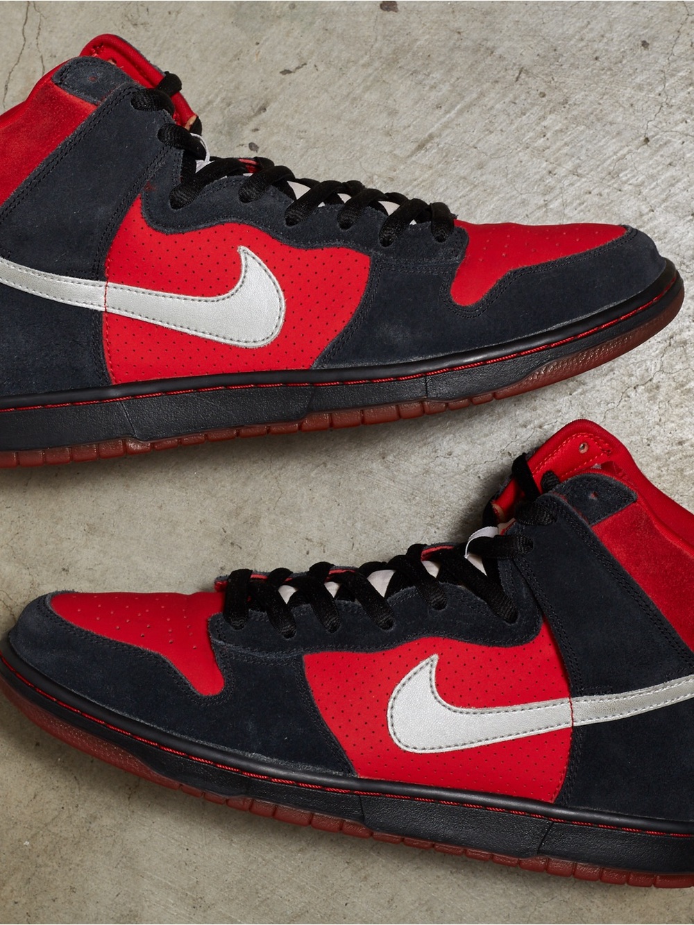 Nike SB Dunk High Pro ‘Sport Red/Metallic Platinum’